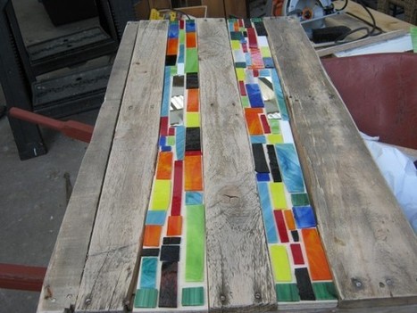 Mosaic pallet table | La gazette des bricoleurs | Scoop.it