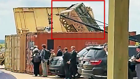 Mysterious Shipping Container Rocket Launcher Spotted At Trump's Visit To Fort Bragg | DEFENSE NEWS | Scoop.it