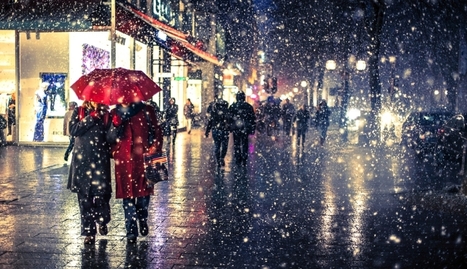 Street photography on rainy nights captures a different perspective on city life | Photography by products | Scoop.it