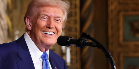 Trump demands senators 'not leave town' during shutdown as he heads to Mar-a-Lago - Raw Story | Backstabber Watch | Scoop.it