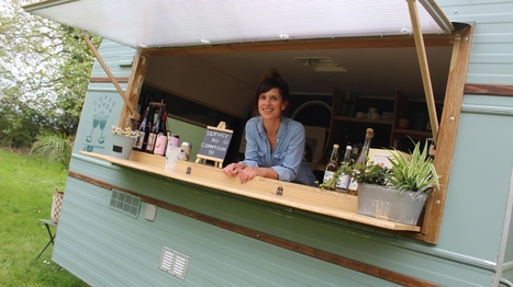 "Le r&ecirc;ve c&rsquo;&eacute;tait de faire quelque chose qui a du sens" : elle change de vie pour cr&eacute;er un bar ambulant dans une caravane vintage en Lochois | Revue de presse &eacute;conomique du Sud Touraine | Scoop.it