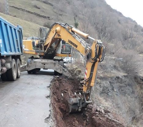 Intervention d'urgence sur la route de Bielsa à Pineta en raison de glissements de terrain  | Vallées d'Aure & Louron - Pyrénées | Scoop.it
