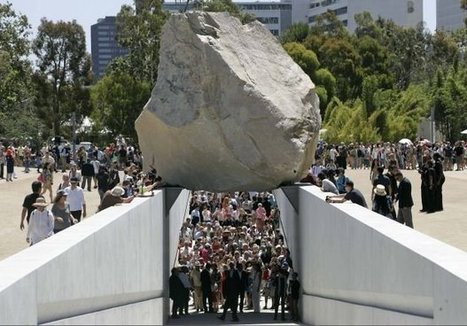 Michael Heizer: “Levitated Mass” | Art Installations, Sculpture, Contemporary Art | Scoop.it