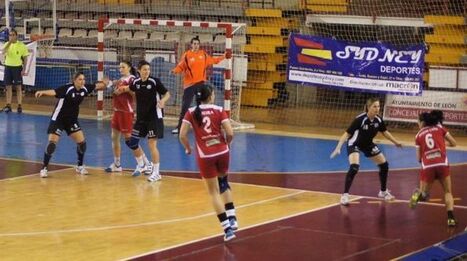 Un p&eacute;simo primer tiempo 'mata' al Cleba - Sport Leon | Balonfemme | Scoop.it