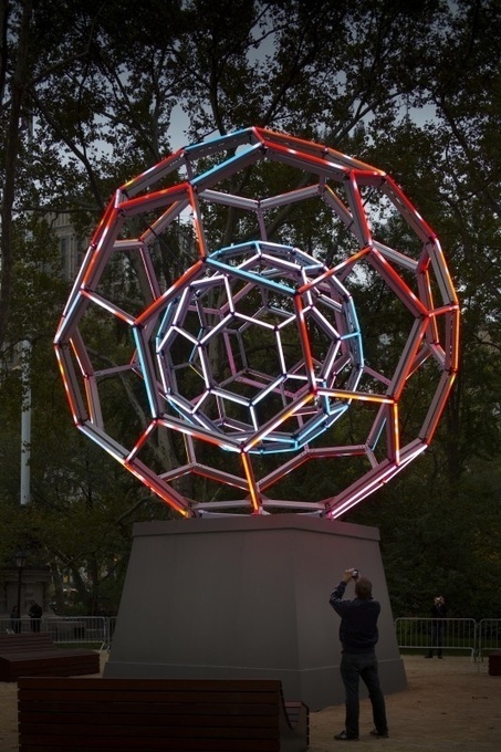 Buckyball by Leo Villareal | Art Installations, Sculpture, Contemporary Art | Scoop.it