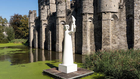 &Agrave; Gand, cette statue gonflable de la d&eacute;mocratie s&rsquo;effondre si les visiteurs arr&ecirc;tent de pomper | @ZeHub | Scoop.it