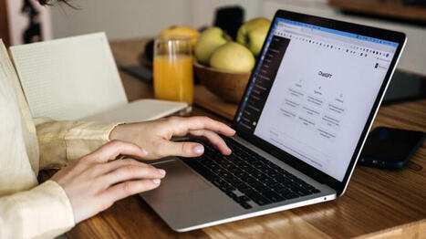 Comment ChatGPT a bouleversé, en 3 ans, notre façon de chercher de l'information | Veille métier info-doc FNAU | Notebook or My Personal Learning Network | Scoop.it