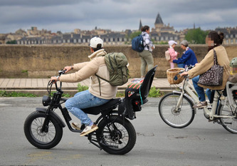 V&eacute;los &eacute;lectriques d&eacute;brid&eacute;s&nbsp;: &laquo;&nbsp;Tout est plus gros, plus lourd et plus dangereux avec un fatbike, cette mode n&rsquo;a aucun sens&nbsp;&raquo; | Politiques publiques et soci&eacute;t&eacute; | Scoop.it