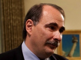 Eric Holder And David Axelrod Had To Be Separated From Fighting Each Other After Cabinet Meeting | TheBottomlineNow | Scoop.it