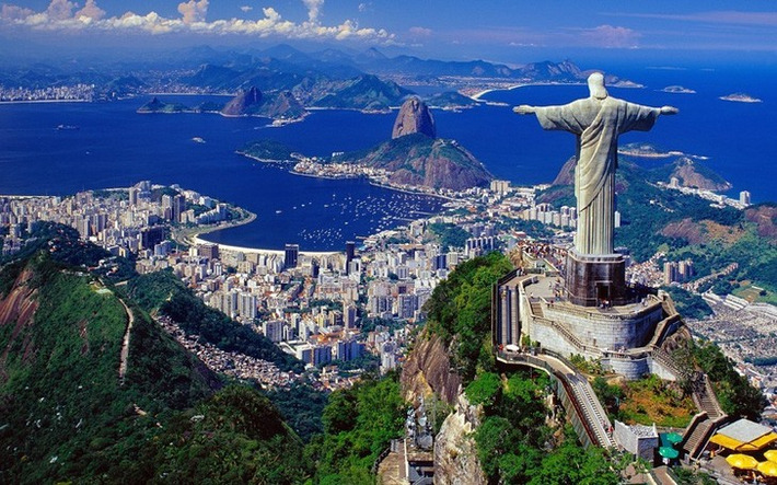Brazil at risk of recession as S&P downgrades debt to near junk - Telegraph.co.uk | Wealth Management Report - Living Your Dreams | Scoop.it