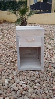 [Coup de ♥] Table de chevet en palettes par Cissou sur le #CDB | Best of coin des bricoleurs | Scoop.it