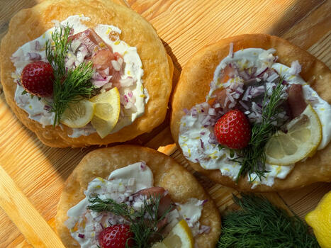 Midsommarlangos med matjessill och jordgubbar | 1Uutiset - Lukemisen tähden | Scoop.it