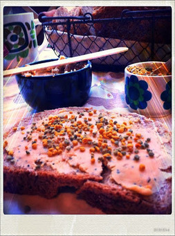 Saveurs V&eacute;g&eacute;tales: Tartine au beurre d'amande aux graines et pollen de chataignier | Recettes Index Glyc&eacute;miques Bas | Scoop.it