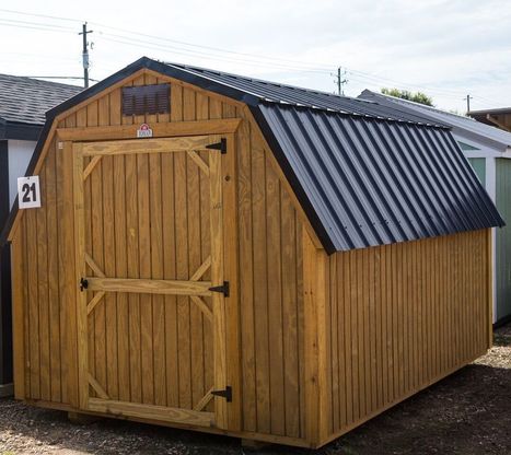 Custom Barns Deluxe Lofted Barn Cabin Barn