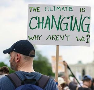 Climate Psychology Alliance FACING DIFFICULT TRUTHS - Handbook of Climate Psychology | Climate Psychology "Climate change and environmental destruction threatens us with powerful feelings – loss, grief, guilt, anxiety, shame, despair." Climate Psychology Alliance's Handbook of Climate Psychology | Scoop.it