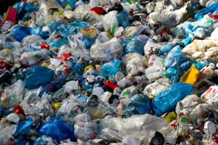 Le recyclage chimique du plastique est une "fausse solution", dénonce une ONG | Toxique, soyons vigilant ! | Scoop.it