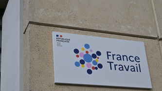Budget 2027 : le gouvernement va r&eacute;cup&eacute;rer l&rsquo;int&eacute;gralit&eacute; de l&rsquo;exc&eacute;dent pr&eacute;vu par l&rsquo;assurance ch&ocirc;mage, soit 2,1 milliards d&rsquo;euros | Finances - Fiscalit&eacute; - PLF 2027 | Scoop.it