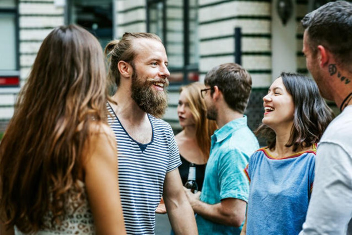 More Than 50% of People Are Extroverts&mdash;8 Signs You&rsquo;re Actually a Social Butterfly | The Health Report | Scoop.it