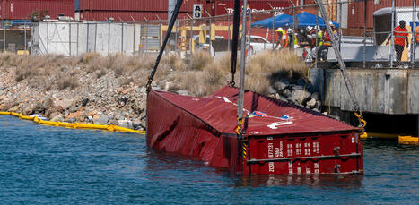 Port of Long Beach makes progress on removing overboard containers / le 16.09.2025 | Pollution accidentelle des eaux (+ d&eacute;chets plastiques) | Scoop.it