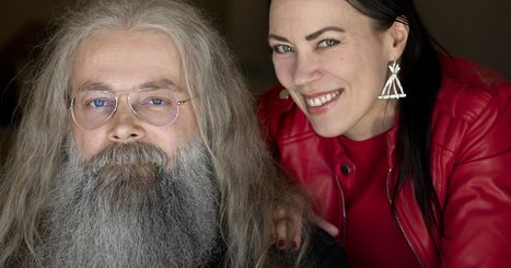 Kun Mokoma-yhtyeen Marko Annala tärisi paniikkikohtauksessa, vaimo Inga Magga passitti miehen työhuoneelle: ”Jälkeenpäin olen miettinyt, etten ollut paras mahdollinen puoliso” | 1Uutiset - Lukemisen tähden | Scoop.it
