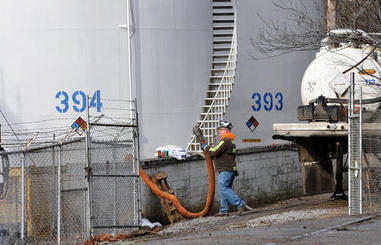 WV Officials: Little known about spill recovery timeline&nbsp;| Charleston Daily Mail | @The Convergence of ICT, the Environment, Climate Change, EV and HEV Transportation & Distributed Renewable Energy | Scoop.it
