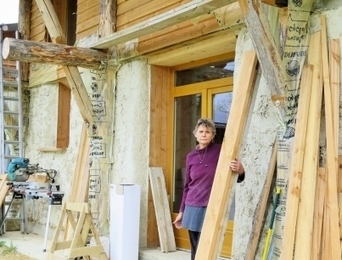 Ils bâtissent leur maison tout en paille et en bois à Vélanne (FR-38) | Build Green, pour un habitat écologique | Scoop.it