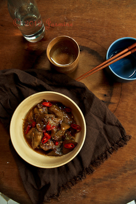Eggplant/ Brinjal in Spicy Bean Sauce | Smoky Wok | The Asian Food Gazette. | Scoop.it