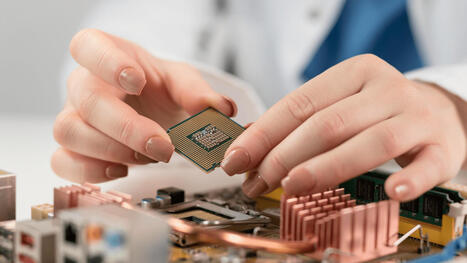 INNOVATIONS: Self-etching process opens new pathways for 2D perovskite electronics | INNOVATIONS | Scoop.it