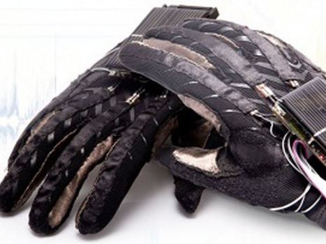 Des gants capables de traduire la langue des signes en langage parlé | UseNum - Handicap | Scoop.it