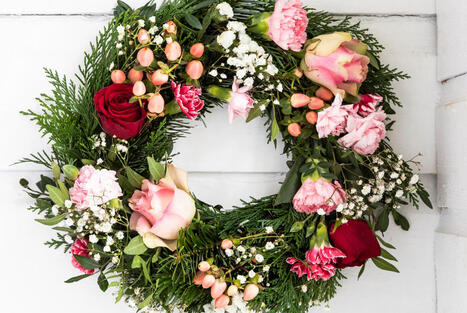 Kranssi pahvipohjaan: Tämän helpompaa kranssi teko ei voi olla | 1Uutiset - Lukemisen tähden | Scoop.it