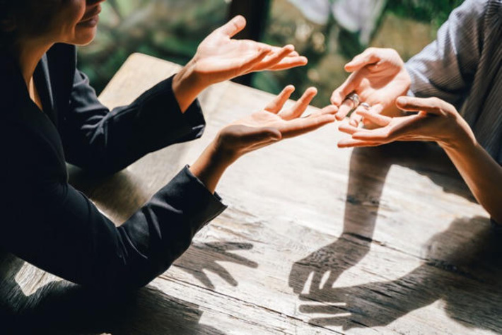 8 Conversation Mistakes That Quietly Push People Away | The Health Report | Scoop.it
