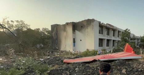 Analysis of crashed 787's flight-recorder information begins in Delhi | AERONAUTIQUE NEWS - AEROSPACE POINTOFVIEW - AVIONS - AIRCRAFT | Scoop.it