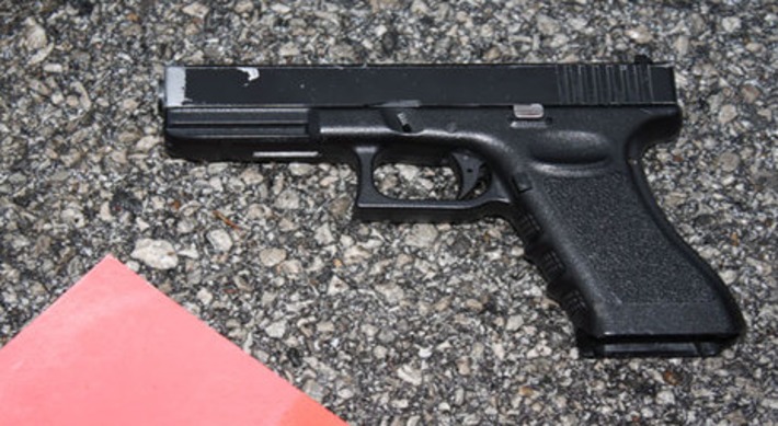 Officers open fire after suspect pulls out Airsoft gun in Alton, Illinois - KMOV.COM | Thumpy's 3D Airsoft & MilSim EVENTS NEWS ™ | Scoop.it