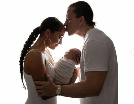 Peloton Instructor Robin Arz&oacute;n Has Welcomed Her First Child | Name News | Scoop.it