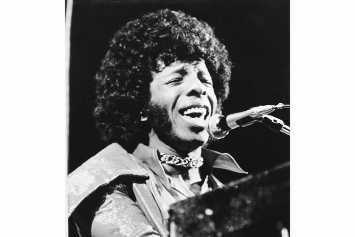 Sly Stone, leader of funk revolutionaries Sly and the Family Stone, dies at 82 | The UHNW Lifestyle Report | Scoop.it
