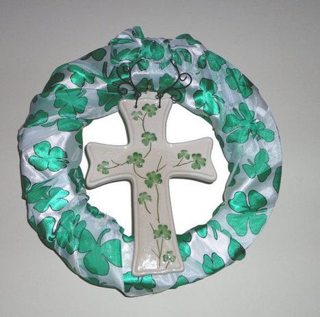 Irish Shamrocks St Patricks Day Wreath and Cross | Boston, you're my home | Scoop.it