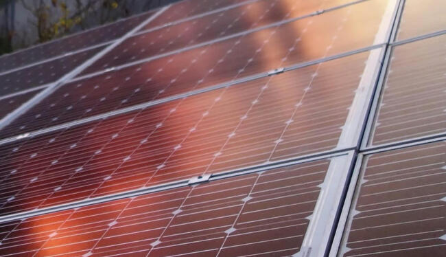 Photovoltaïque résidentiel : la banque devra vérifier que l’installation solaire est finalisée avant de payer l’installateur