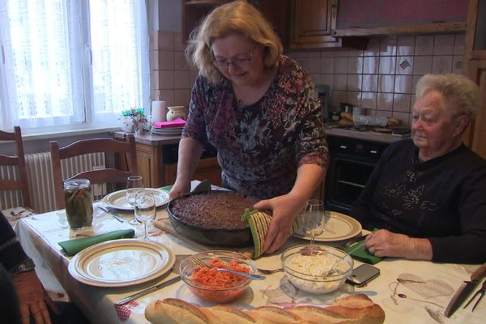 Alsace : un village collecte les recettes de ses habitants et les publie dans un livre | Thématique Humanisme rhénan | Scoop.it