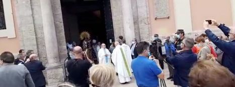 El cardenal Cañizares se salta el estado de alarma y abre la basílica de la Virgen de los Desamparados ante una aglomeración de gente | Religiones. Una visión crítica | Scoop.it
