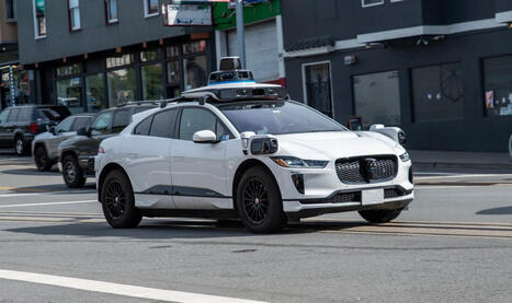 Un taxi sans chauffeur Waymo repart avec les bagages d'un passager &agrave; San Jos&eacute; | Regards crois&eacute;s sur la transition &eacute;cologique | Scoop.it