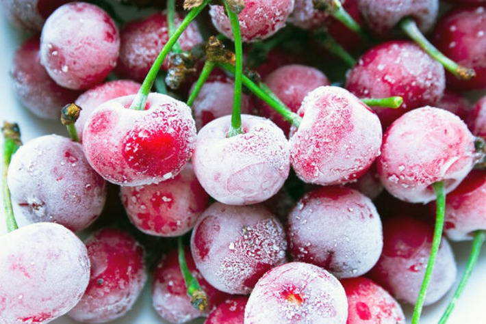 6 Fruits You Should Always Buy Frozen (Not Fresh!), According to Dietitians | The Health Report | Scoop.it
