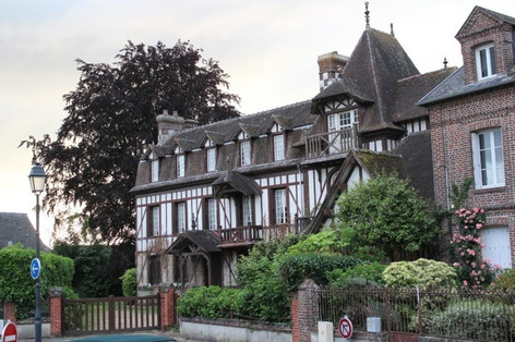 L’office de tourisme de Beuzeville pourrait déménager dans un manoir anglo-normand | Une semaine d'actu - Newsletter de veille de l'AURH | Scoop.it