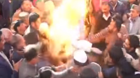 Backdraft! Indian opposition activists catch fire trying to burn effigy of PM Modi (VIDEO) | Trending in Uganda | Scoop.it