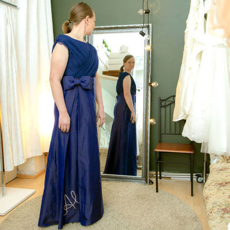 Vuoden luokanopettaja Satu Hietala juhlii itsen&auml;isyysp&auml;iv&auml;&auml; Presidentinlinnassa oppilaidensa luonnostelemassa iltapuvussa | Yle Uutiset | yle.fi | 1Uutiset - Lukemisen t&auml;hden | Scoop.it