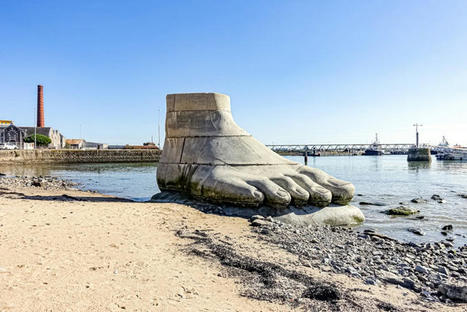 Ailleurs : Le Pied, le Pull-Over, le Syst&egrave;me Digestif, trois sculptures monumentales de Daniel Dewar et Gr&eacute;gory Gicquel &agrave; Saint-Nazaire, 34&egrave;me oeuvre p&eacute;renne du parcours artistique Estuaire Nantes ... | Les blogs parlent du Voyage &agrave; Nantes | Scoop.it