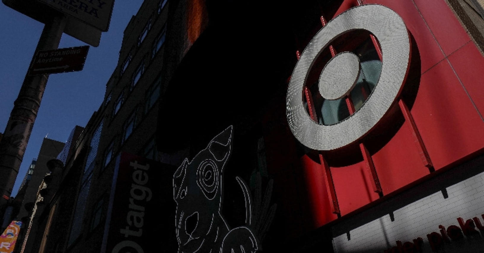 Target names ex-Walmart executive as supply cha...