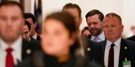 'Can’t find himself a seat at the cool kids’ table': Vance cast as Trumpworld loser - Raw Story | Backstabber Watch | Scoop.it