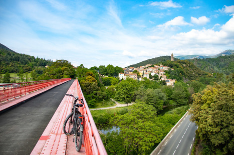 Fietsen over een oude spoorlijn in de Hérault, langs wijngaarden en mooie dorpjes | Loisirs Nature dans l'Hérault | Scoop.it