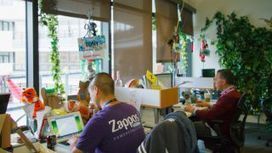 Zappos is struggling with #Holacracy because humans aren’t designed to operate like software | Management, travail, compétences | Scoop.it
