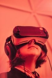 Using Virtual Reality to Provide Intervention for Teens with Depression or Anxiety  via Kelly Walsh | Daring Ed Tech | Scoop.it